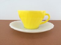 激レア!! ファイヤーキング シェル カップ&ソーサー 黄色 イエロー Suburbia サバービア Fire-King C&S 送料無料!!