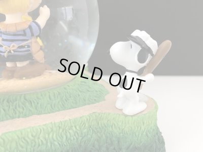 画像5: PEANUTS 50周年 WESTLAND 箱付き スヌーピー スノーグローブ Meeting on the Mound スノードーム オールド ヴィンテージ vintage USA SNOOPY