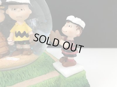 画像4: PEANUTS 50周年 WESTLAND 箱付き スヌーピー スノーグローブ Meeting on the Mound スノードーム オールド ヴィンテージ vintage USA SNOOPY