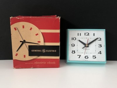 画像1:  箱付き!! デッドストック 1960's ゼネラルエレクトリック ミントグリーン 壁掛け時計 ビンテージ アンティーク ウォールクロック vintage GENERAL ELECTRIC ミッドセンチュリー