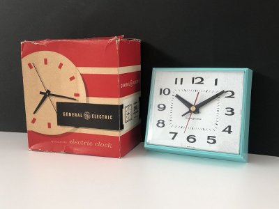 画像2:  箱付き!! デッドストック 1960's ゼネラルエレクトリック ミントグリーン 壁掛け時計 ビンテージ アンティーク ウォールクロック vintage GENERAL ELECTRIC ミッドセンチュリー