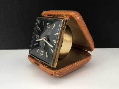 画像2: JUNK品 MADE IN Great Britain ヴィンテージ トラベルクロック 置時計 時計 アラームクロック 手巻き ゼンマイ式 vintage