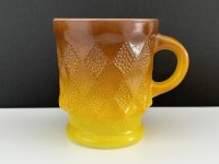 色が珍しい ファイヤーキング キンバリー 黄土 黄色 マグカップ Fire-king USA ヴィンテージ