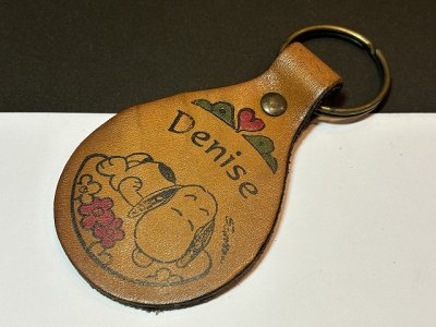 画像1: スヌーピー ヴィンテージ レザー キーホルダー USA AVIVA製 1970's 1980's vintage SNOOPY PEANUTS