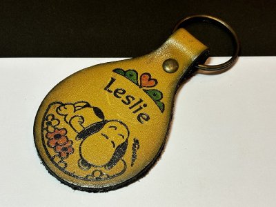 画像1: スヌーピー ヴィンテージ レザー キーホルダー USA AVIVA製 1970's 1980's vintage SNOOPY PEANUTS