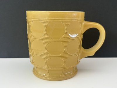 画像1: レアマグ ファイヤーキング キャメロット 黄土 マグ Fire-king ヴィンテージ USA