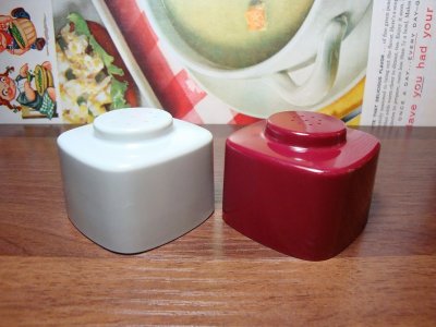 画像1: ARROWHEAD社 ソルト＆ペッパーセット メラミンキッチンウェア食器 (1950's 1960's made in U.S.A)