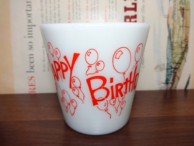 画像1: オールドパイレックス ピエロ HAPPY BIRTHDAY ハッピーバースデー 赤マグカップ OLD PYREX