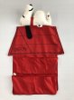 画像1: スヌーピー ヴィンテージ ドッグハウス ウォールポケット SHOE BAG USA 1970's 1980's 壁掛け SNOOPY PEANUTS (1)