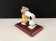 画像3: ヴィンテージ Danbury Mint ダンバリーミント 1994s [SNOOPY'S KISS] シリアルナンバーカード付 スヌーピー ルーシー フィギュア 置物 USA PEANUTS (3)