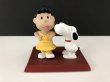 画像1: ヴィンテージ Danbury Mint ダンバリーミント 1994s [SNOOPY'S KISS] シリアルナンバーカード付 スヌーピー ルーシー フィギュア 置物 USA PEANUTS (1)