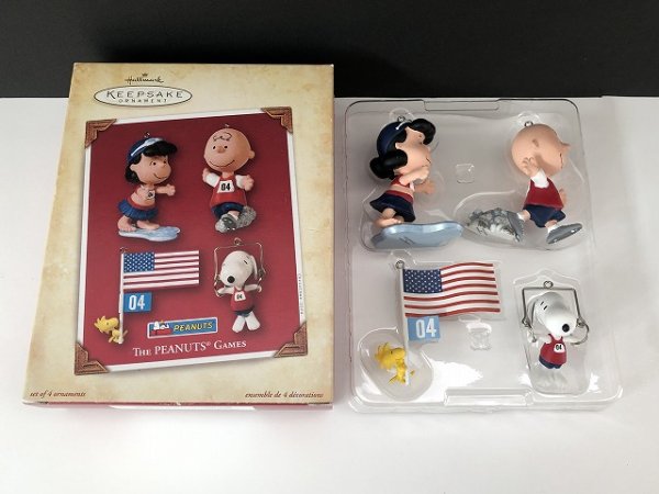 画像1: スヌーピー HALLMARK オーナメント 箱入り 2004 PEANUTS GAMES フィギュア SNOOPY ビンテージ (1)