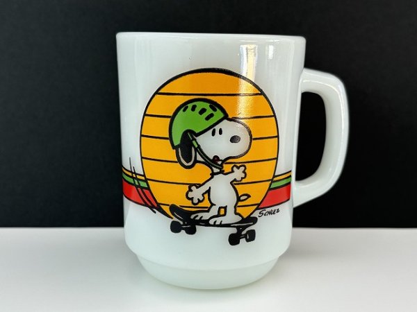 画像1: ファイヤーキング スヌーピー スケートボード スケボー マグカップ USA ヴィンテージ PEANUTS Fire-king SNOOPY (1)