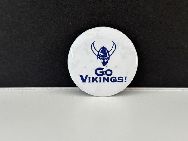 画像1: NFL ミネソタバイキングス ビンテージ 缶バッジ 缶バッチ USA ユーロ EURO vintage ヴィンテージ (1)