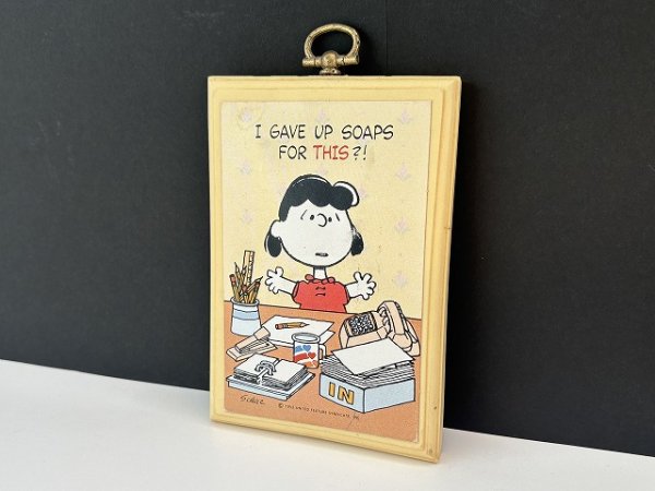 画像2: ヴィンテージ ルーシー スヌーピー 1980's HALLMARK WALL PLAQUE 壁掛け 飾り SNOOPY PEANUTS MADE IN USA (2)