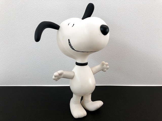 予約販売】本 スヌーピー フィギュア 等身大 おおきなおおきなsnoopy ...