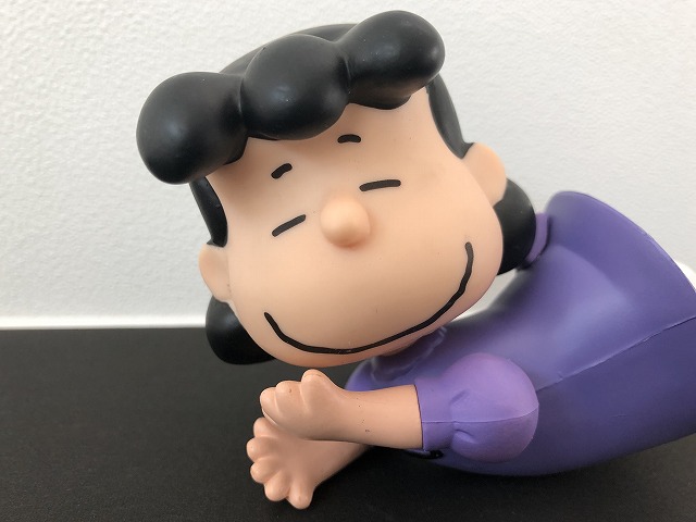 寝そべり ルーシー LUCY フィギュア ドール USA SNOOPY スヌーピー オールド ヴィンテージ