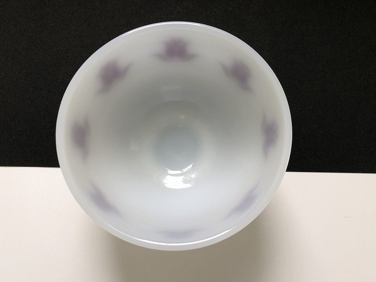 ビンテージ　ファイアーキング　ボウル（お茶碗サイズ）　紫チューリップ柄