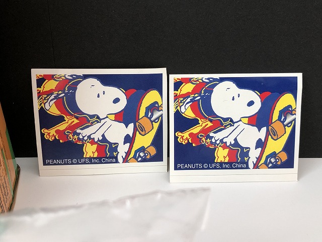 可愛い缶 シール付き USA SNOOPY スヌーピー PVC フィギュア Whitman's